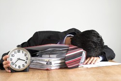 Berapa Jam Idealnya Tubuh Manusia Bekerja dalam Sehari?