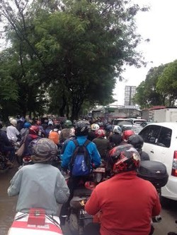 Macet Parah Terjadi di Jalan Daan Mogot Arah Kalideres