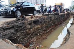 Motor Hingga Truk Pernah Nyungsep di Proyek Galian Serpong