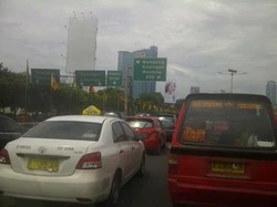 Macet yang Tak Ada Habisnya, Parkir Panjang di Tol Dalam Kota