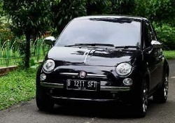 Meliuk-liuk dengan Fiat 500 di Keramaian Kota