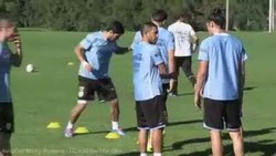 Luis Suarez Pemain Terbaik Pilihan Suporter