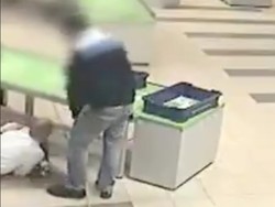 Hap! Petugas Bandara Ini Selamatkan Bayi yang Nyaris Jatuh