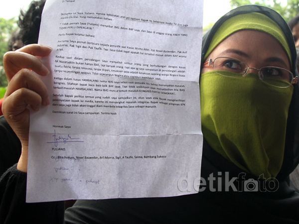 Yulianis Protes Pernyataan Abraham Samad