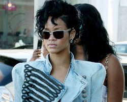 Rihanna Jadi Wajah Terbaru Kampanye Balmain 2014