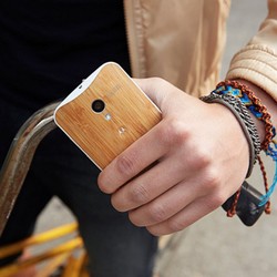  Moto X dengan Casing Bambu Menggoda Konsumen