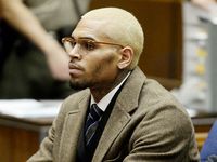 Chris Brown Kembali ke Persidangan