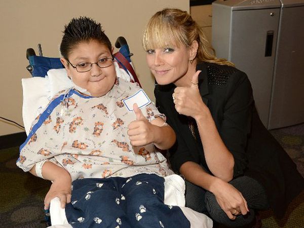 Heidi Klum Kunjungi Rumah Sakit Anak di LA