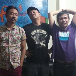 Cerita Kebangkitan Superglad Setelah Masa Sendu Sang Vokalis