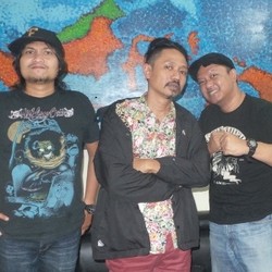 Spontan! Cara Superglad Ciptakan Lirik Lagu