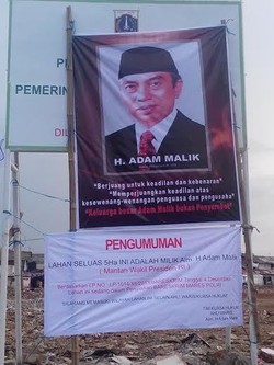  Protes Lahan di Ria-rio, Keluarga Adam Malik Pasang Baliho 