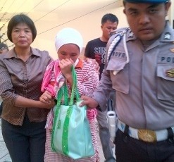 Bantah Seterika, Ibu Tiri Mengaku Pukul Punggung Adit Pakai Sapu Lidi