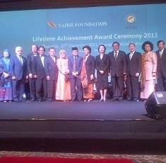JK dan Habibie Diganjar Penghargaan Tahir Foundation