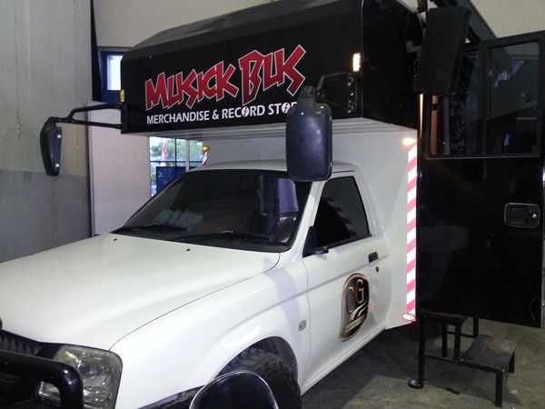 FOTO: Musick Bus, Toko Musik Keliling Pertama di Indonesia dari Makassar