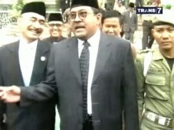 Si Doel Pimpin Sidang Paripurna