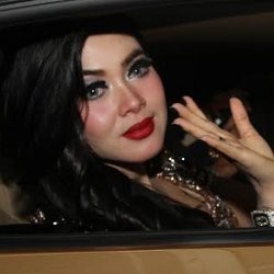 Mengintip Mewah dan Uniknya Karaoke Milik Syahrini