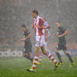 Sempat Diganggu Badai Es, MU Kalahkan Stoke dan Maju ke Semifinal 