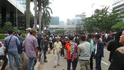  Ratu Atut Ditahan, Polisi Bertameng Siaga Jaga Pendukung Atut