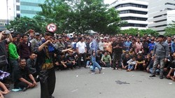 Tantang Samad, Pendekar Banten Pro Atut Peragakan Silat di Depan KPK