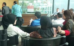 Tak Tebar Senyuman, Atut Masih Kurang Sehat dan Tertekan