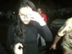 Bawa Koper keluar Rutan Pondok Bambu, Anak Atut Bungkam Soal Ibunya