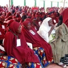 Meriah! Lebih dari 1.000 Pasangan di Nigeria Kawin Massal