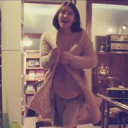 IU dan Jang Ki Yong Ciuman di Video Klip Friday