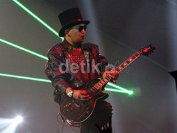 Cella Kotak Penggila Motor Klasik