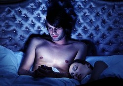 Pria Lebih Merahasiakan Informasi Perbankan Daripada Foto Porno di Ponsel