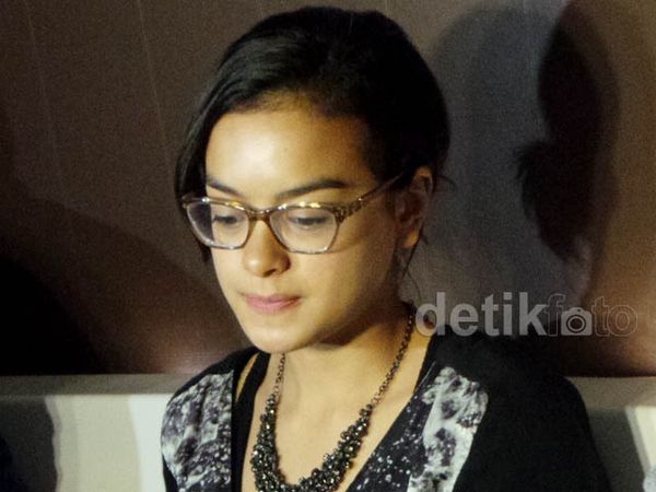Eva Celia No Comment Soal Ibunya dan Ariel