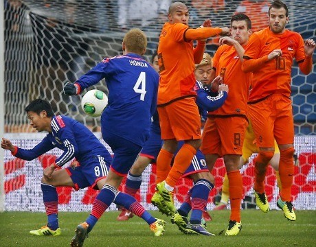 De Jong Terkesan dengan Honda