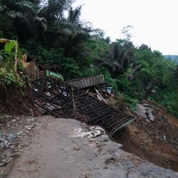 Sungai Cikawung Cisewu Garut Kembali Meluap, 11 Rumah Hanyut