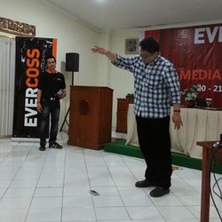 Layar Tahan Banting, Evercoss Klaim Usung Standar Eropa