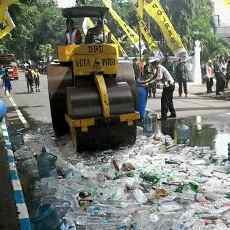Ribuan Botol Miras dan Narkoba Dimusnahkan Polresta Probolinggo