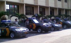 Ditolong Polisi Anti Sogok Saat Mobil Mogok, Pak Ali Terharu