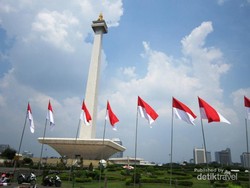 Hari Minggu, Enaknya Tamasya ke Monas