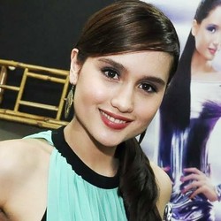 Sstt.. Cinta Laura Sudah Punya Pacar, Tapi Belum Serius