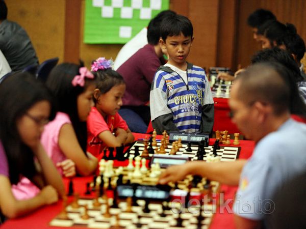 Pecatur Cilik Ramaikan Catur Natal