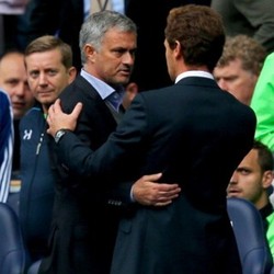 AVB Dipecat, Mourinho: Dunia Belum Berakhir, Andre!