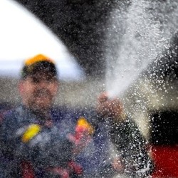 Vettel Bertahan di Red Bull untuk Raih Kemenangan Itu Membosankan