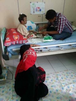 Ketika Adit Menjauh dari Ibu Kandungnya dan Menolak Disuapi