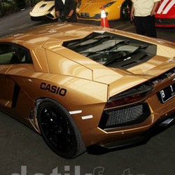  Saat Lamborghini Emas Syahrini Bikin Iri