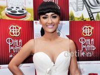 Dress Burung Merak Seksi Julia Perez