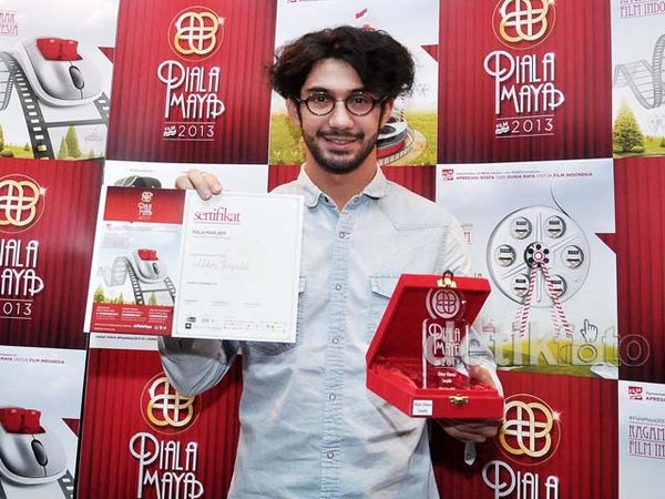 Reza Rahadian Berjaya di 2013