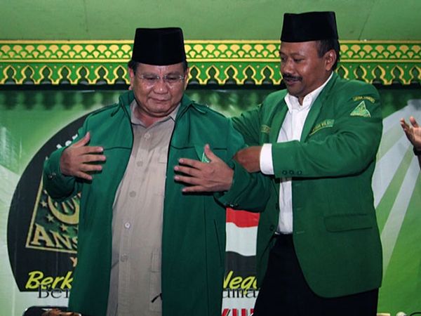 Prabowo Jadi Anggota Kehormatan GP Ansor Jatim