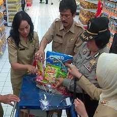 Sidak Mamin Pemkot Kediri Temukan Mamin Kedaluwarsanya Buram