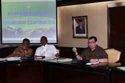 Target Pengentasan Kemiskinan Meleset, Mensos Salim Keluhkan Birokrasi