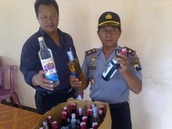 Bawa 2 Karung Berisi Miras di Motor, Guntoro Diamankan Polisi