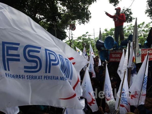 Buruh Geruduk Komnas HAM