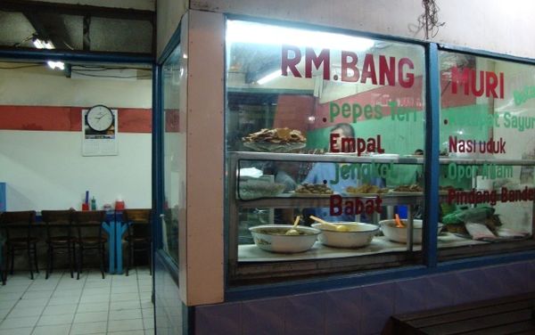 Nasi Uduk dan Lontong Sayur Betawi, Buka Sampai Tengah Malam! Nasi Uduk dan Lontong Sayur Betawi, Buka Sampai Tengah Malam!